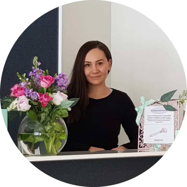 Mia Pokkinen, SKY-kosmetologi